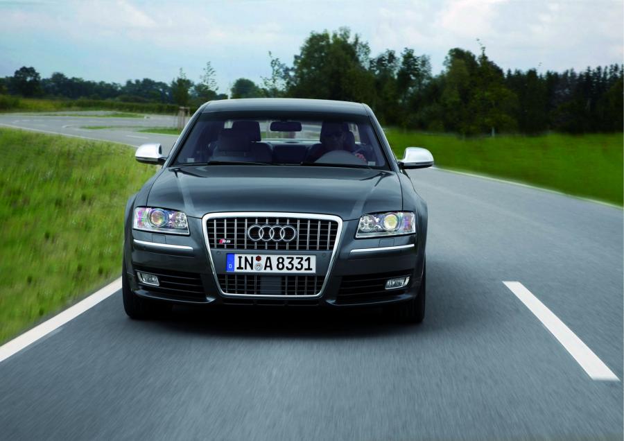  Audi S8 (D3) 2008 года  (WW) (фото 9 из 15)